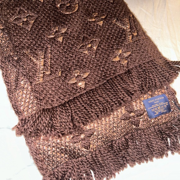 Louis Vuitton Knit Scarf - Picture 2 of 2